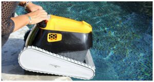 robot-piscine-dolphin-e35-piscine-center-1615451058